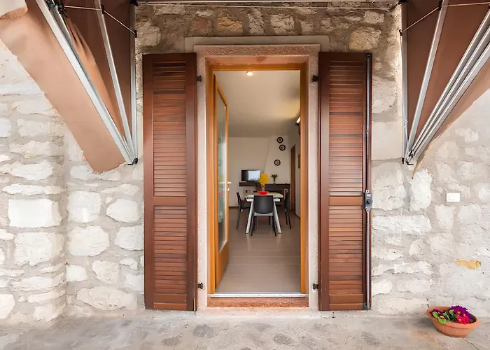 The View House Apartment