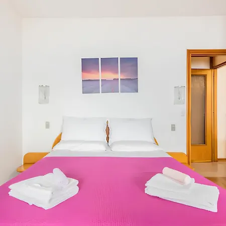 The View House * Μαλτσεζίνε